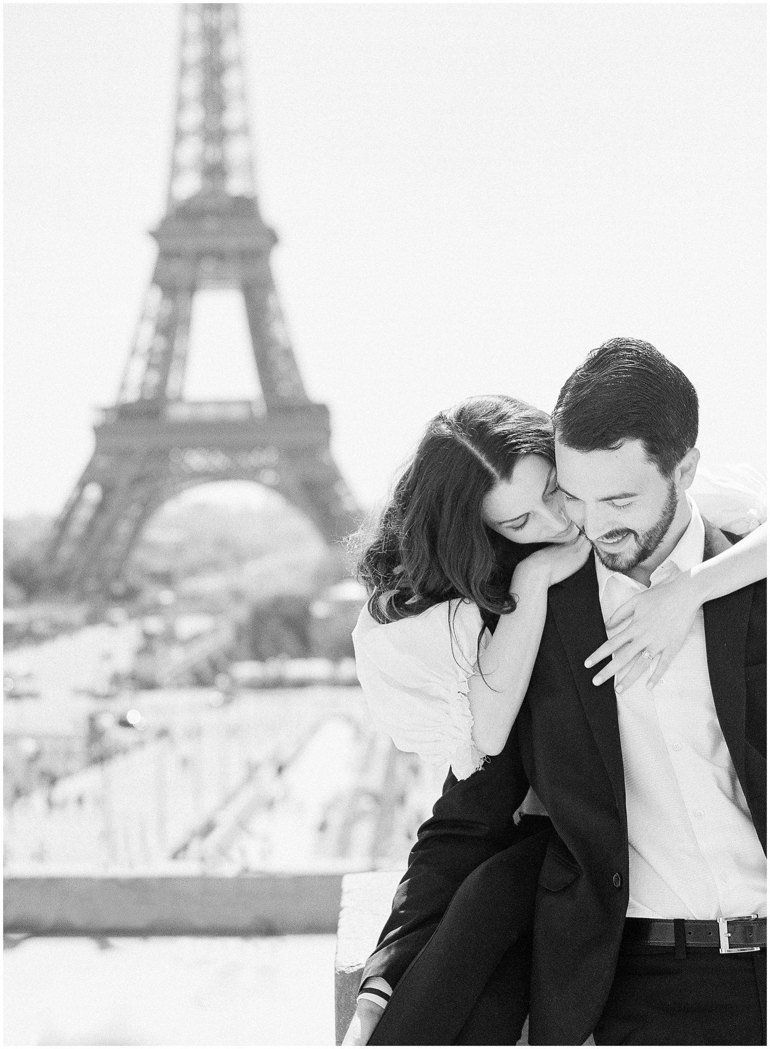 Timeless engagement session in Paris, photographed by Alexandra Vonk