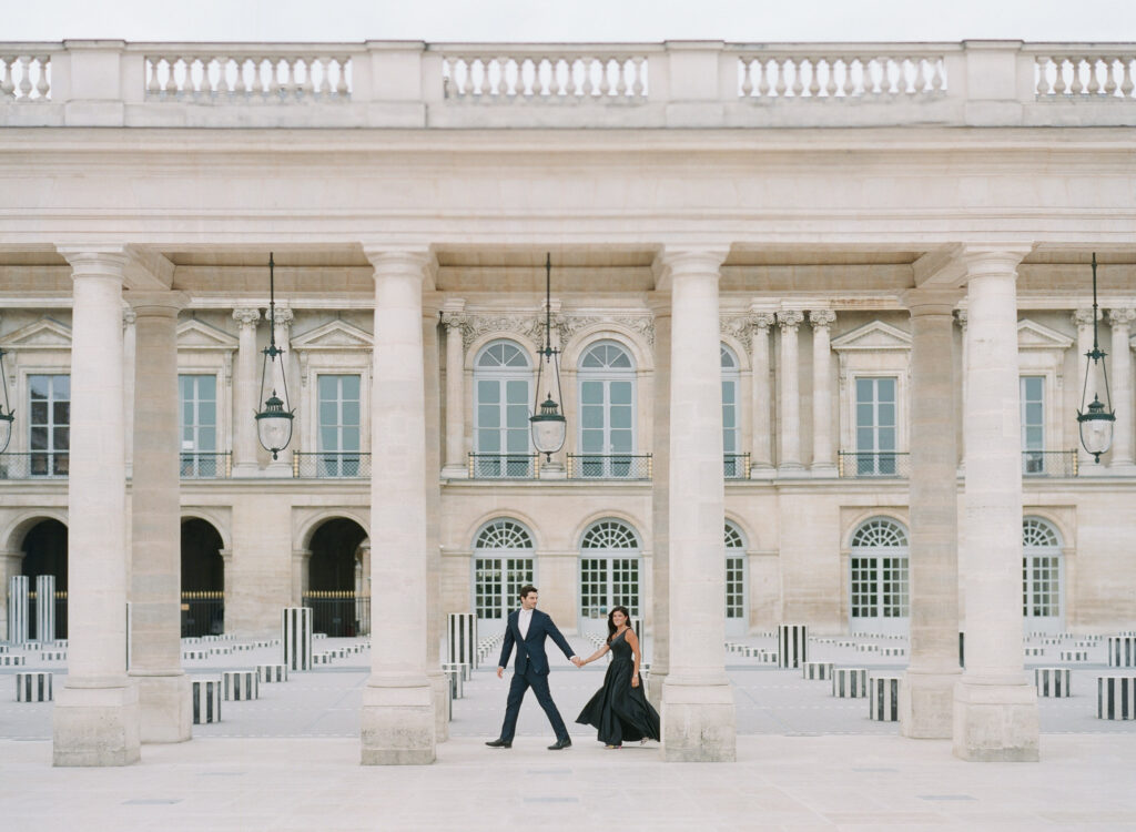Anniversary session at the best photo location in Paris, Palais Royal. 