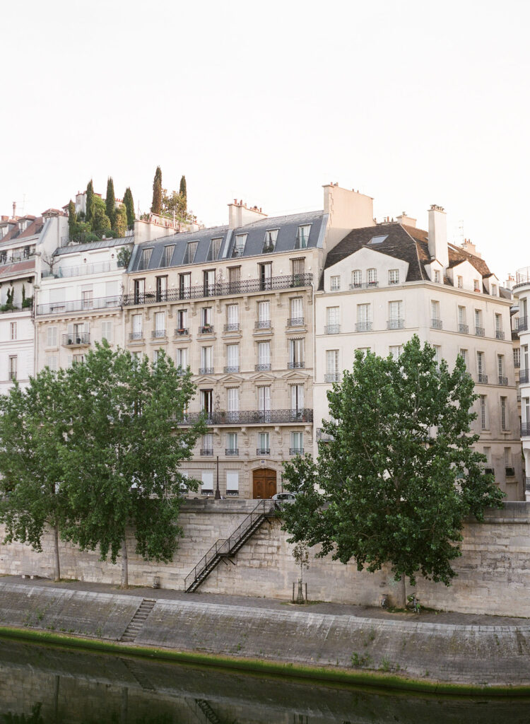 Ile Saint Louis is a photo location in Paris that is perfect for strolls along the Seine. 