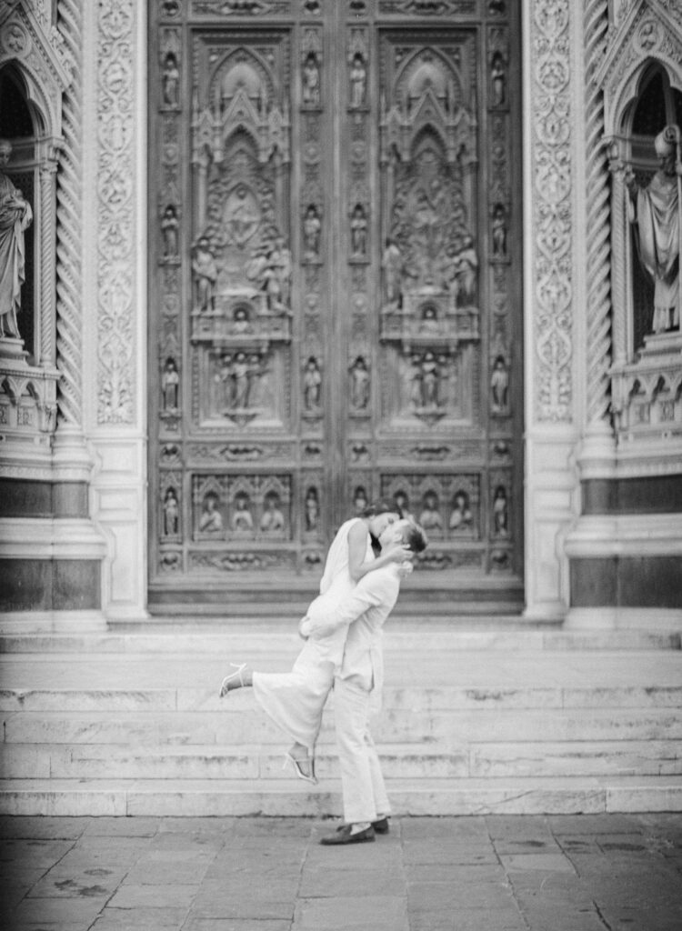 Engagement session at the Duomo in Florence, photographed by European Wedding photographer Alexandra Vonk